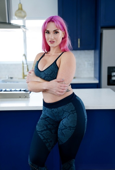 Thick Mom XXX Nude Photos